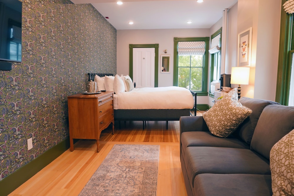 Chart House Inn - photo 13