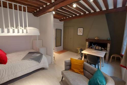 La Brise Normande Centre de Ville de Honfleur in Honfleur, France