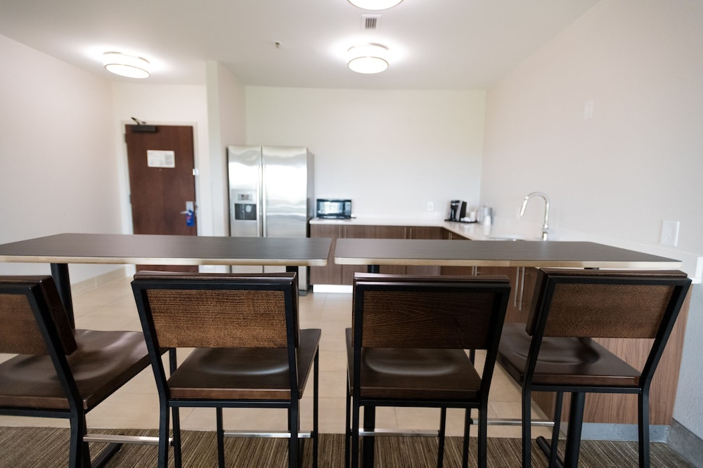 Holiday Inn Express Suites Lexington NwVineyard - photo 11