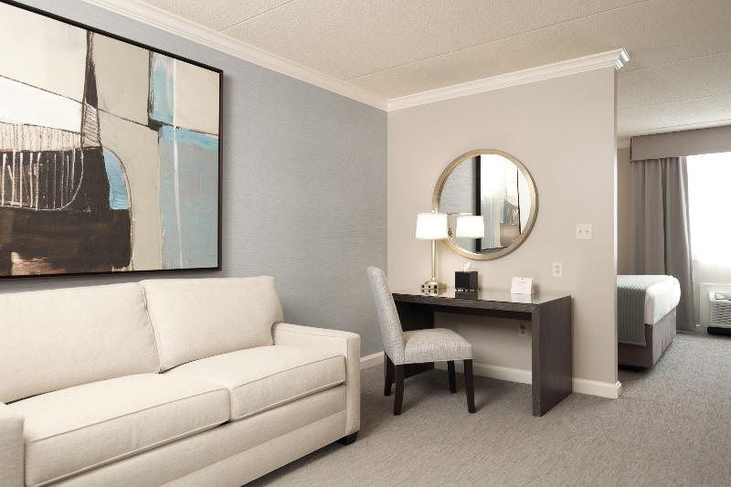 Ethan Allen Hotel — hotel in Danbury