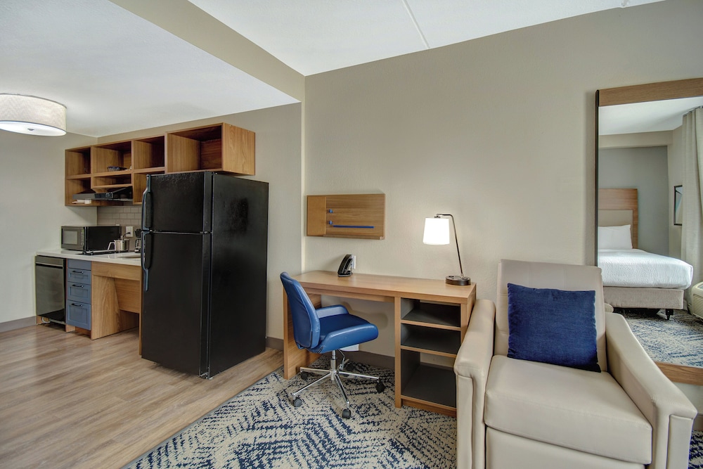 Candlewood Suites Columbia Ft. Jackson by IHG - photo 26