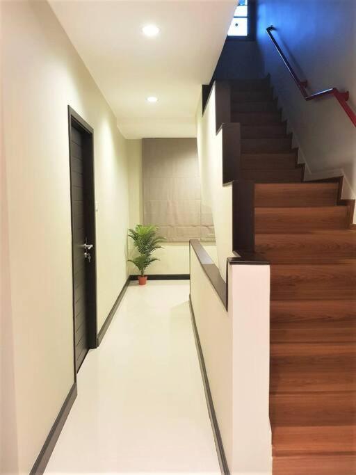 Baan Khun Nai Thonglor Luxury Thai Villa