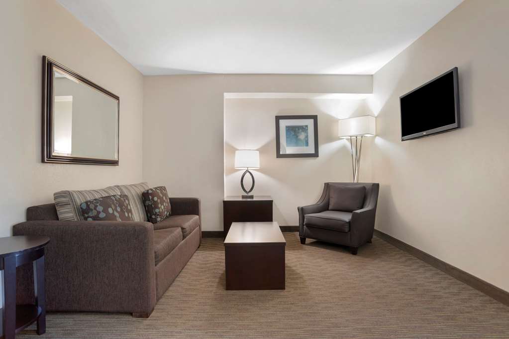 Best Western Plus Tallahassee North Hotel - photo 21