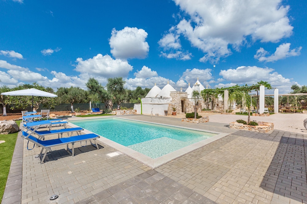 3619 Trulli Contecavallo By Perle Di Puglia — Latiano