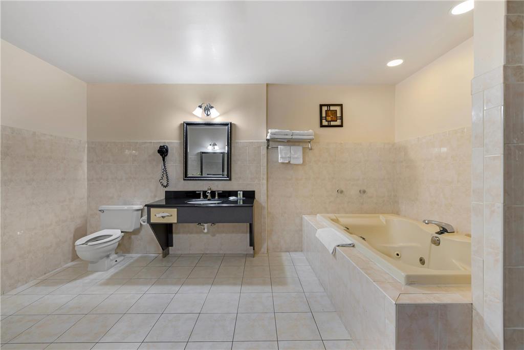 Quality Inn Niagara Falls Blvd - photo 26