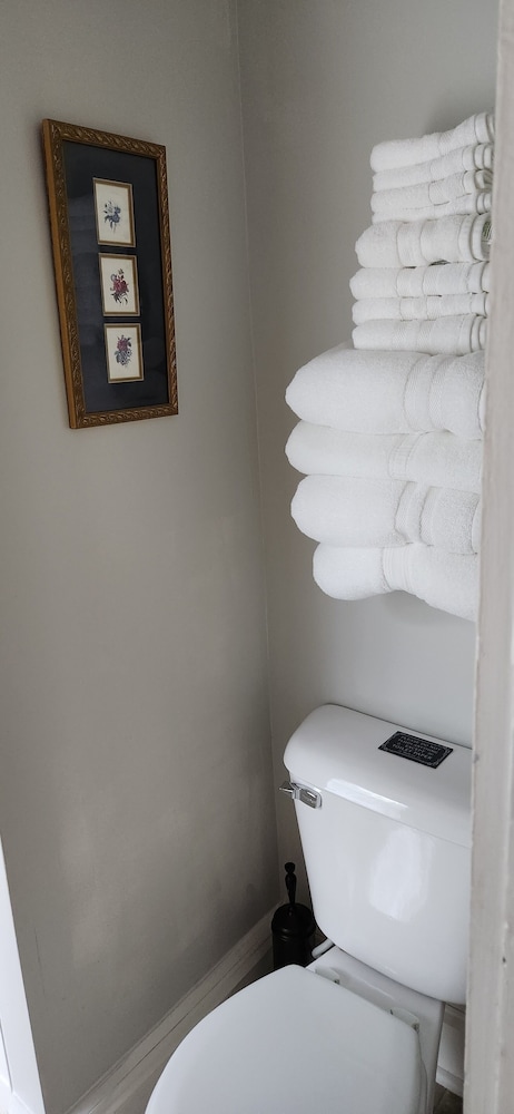 Oaklawn Inn Llc - photo 72