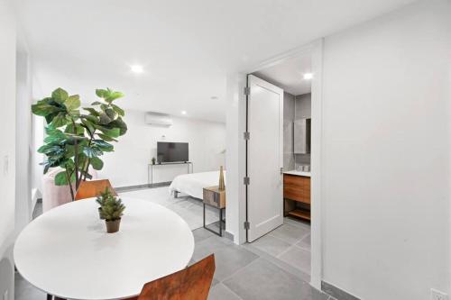 149BK 101 New construction 2BR Private garden W D - photo 5