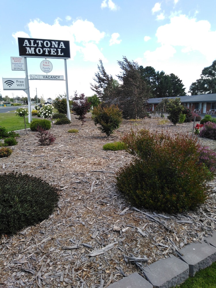 Altona Motel — Uralla