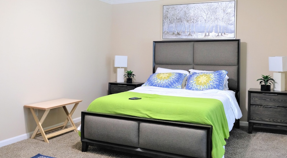 3Bdrm 2.5Bath 5Beds Near Downtown in Stafford, United States