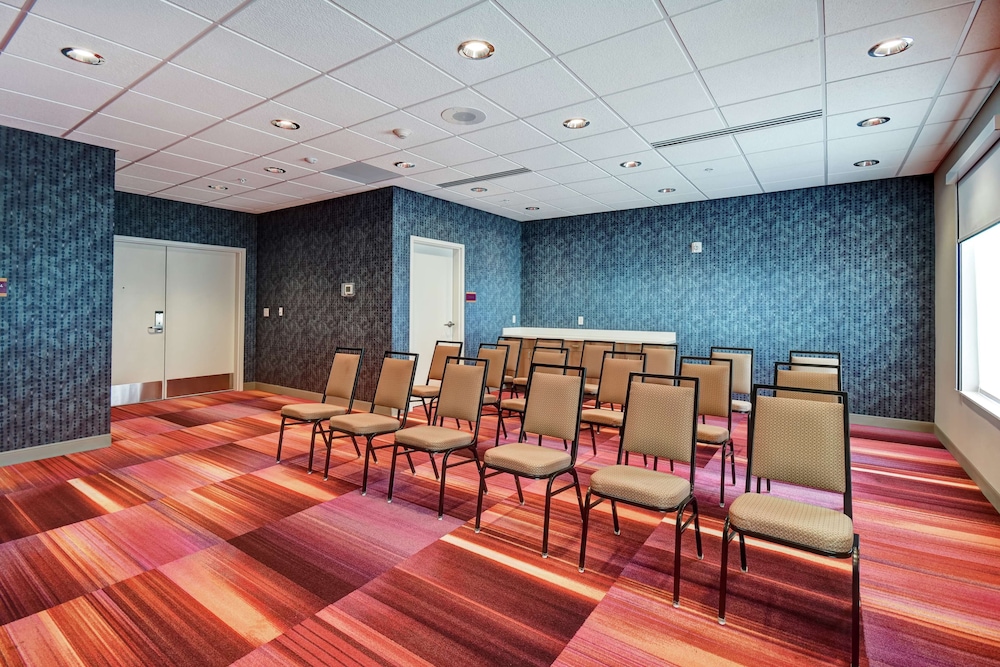 Home2 Suites by Hilton Springfield North - photo 31