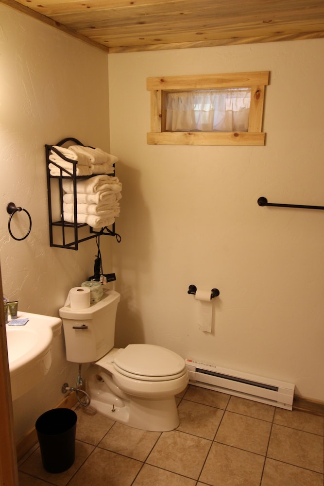 The Historic Wapiti Lodge - photo 160