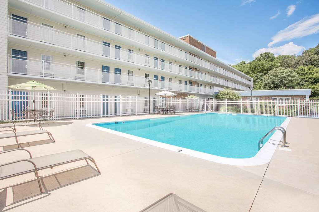 Howard Johnson by Wyndham Staunton - photo 11