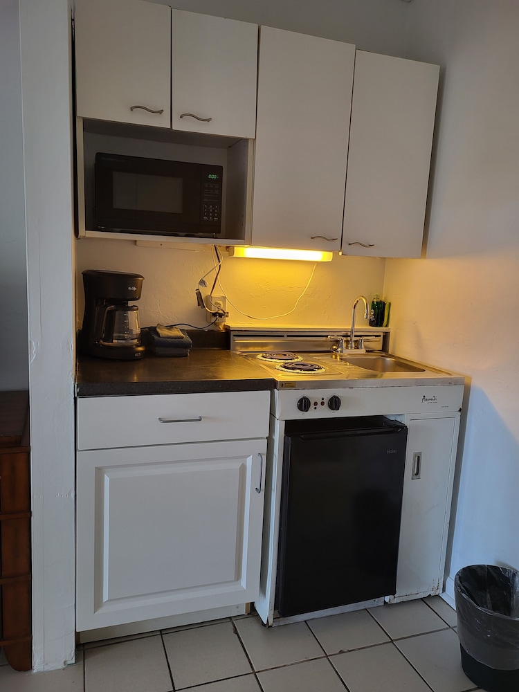 Green Island Inn - photo 13