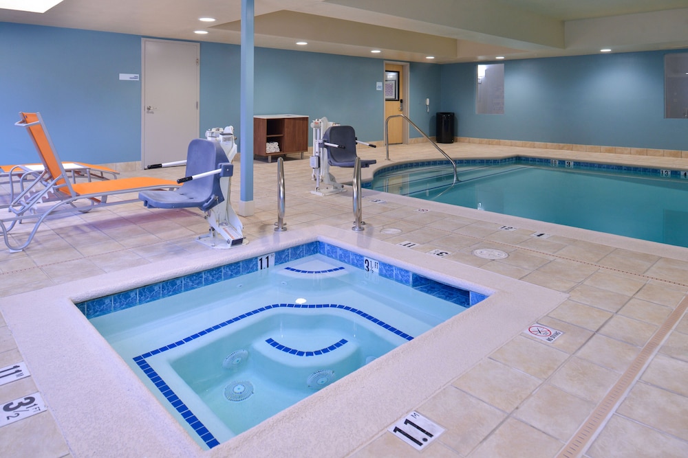 Holiday Inn Express Stockton Southeast by IHG - photo 18