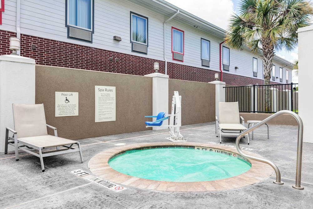 Holiday Inn Express Hotel & Suites Clute Lake Jackson by IHG - photo 32