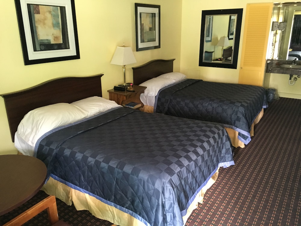 Norwalk Inn - photo 11