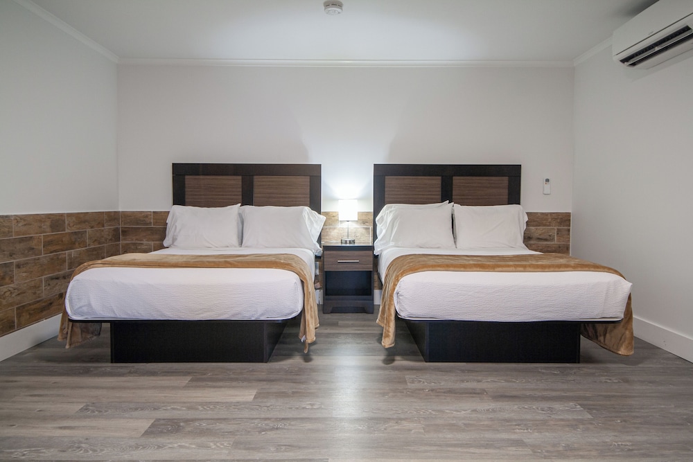 Hampton's Vacation Inn - photo 43