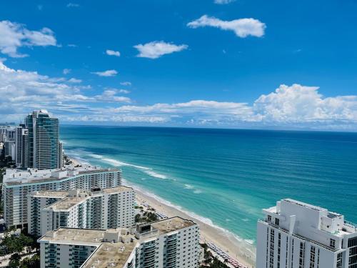 Amazing Views In A Dream Apartment By Rent4us — 4-Star Luxury Hotel in Hollywood, United States