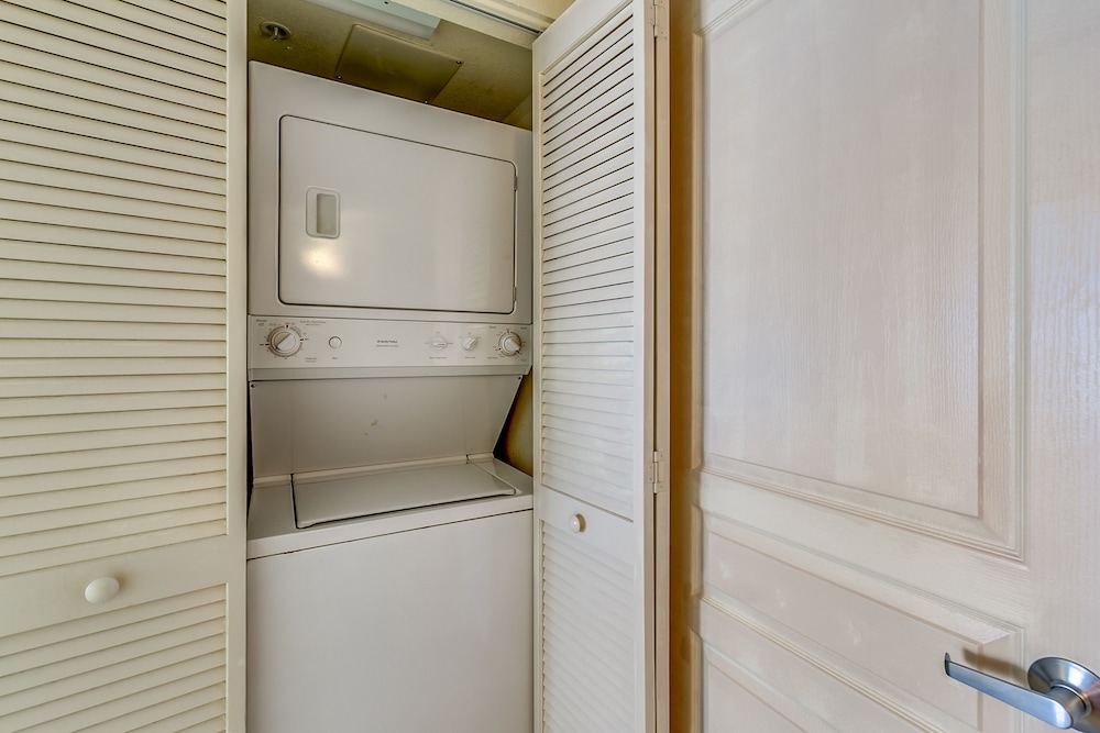 Watch Resort by Condo World - photo 7