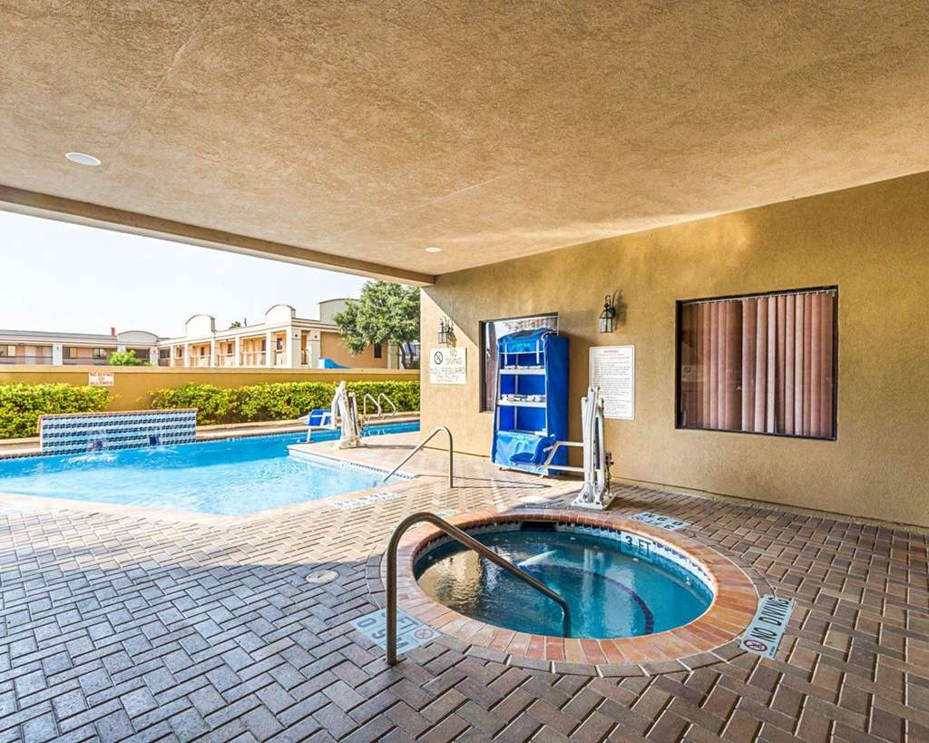 Comfort Suites McAllen Airport and La Plaza Mall - photo 17