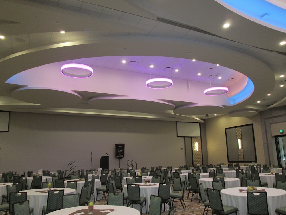 Holiday Inn Express & Suites Chicago West Roselle by IHG - photo 36