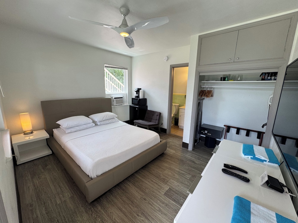 Rolo Beach Hotel - photo 8