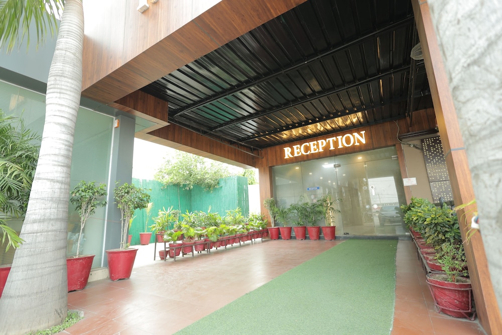 Hotel Kuber - carbon neutral hotel in Sonipat