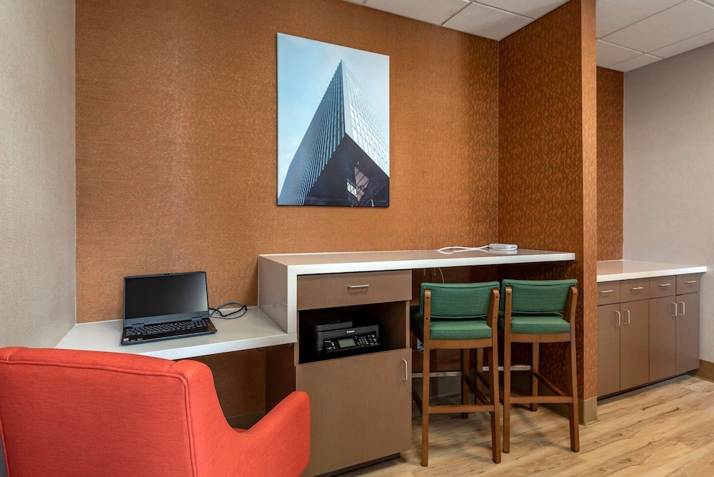 Comfort Suites Colorado Springs East Medical Center Area - photo 69