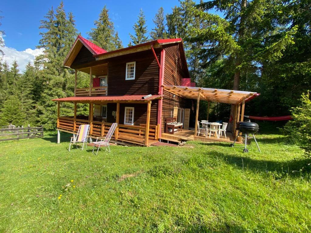 Cosy wooden house in the heart of Apuseni. — 4-Star Luxury Hotel in Belis, Romania