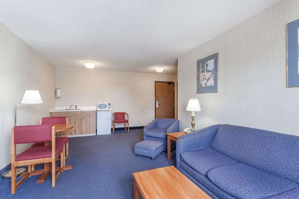 Super 8 by Wyndham Sidney NY - photo 16