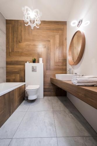 Apartament z ogródkiem i garażem — 4-Star Luxury Hotel in Poznan, Poland