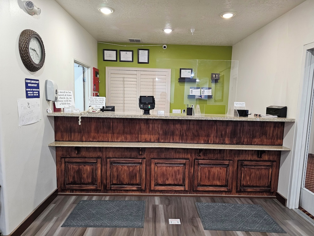 Executive Inn and Suites Extended Stay in Vernal - photo 3