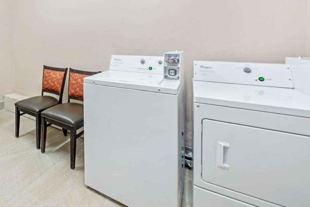La Quinta Inn & Suites by Wyndham Winnie - photo 29