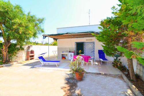 Casa Giuditta con piscina a 110 mt dalla spiaggia di Punta Prosciutto — 4-Star Luxury Hotel in Porto Cesareo, Italy