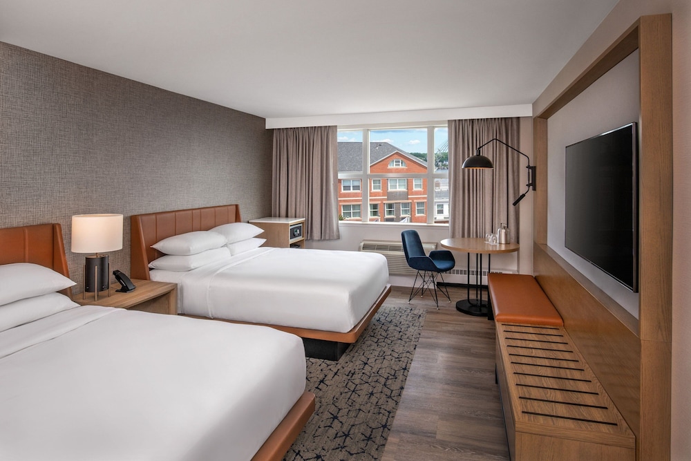 Sheraton Portsmouth Harborside Hotel - photo 6