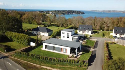 Les Maisons Côté Ouest - carbon neutral hotel in Carantec