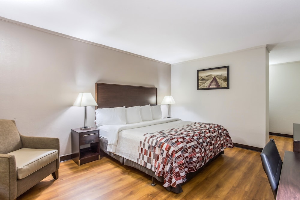 Red Roof Inn Meridian - photo 10