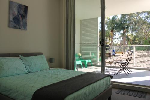 Enjoyable Holiday Home For Group Six — 5-Star Luxury Hotel in Waitara, Australia