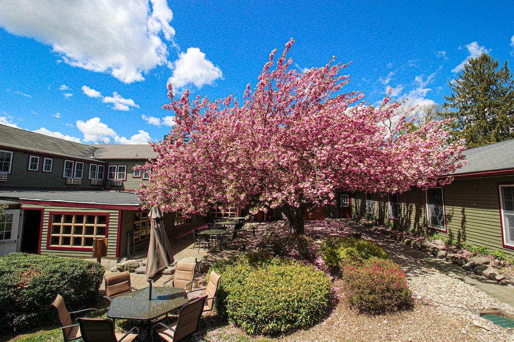 Stroudsmoor Country Inn - photo 85