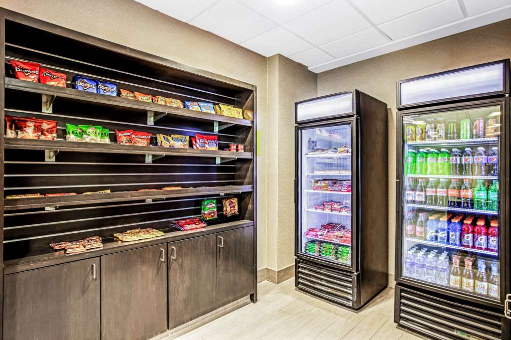 La Quinta Inn & Suites by Wyndham Kearney - photo 30