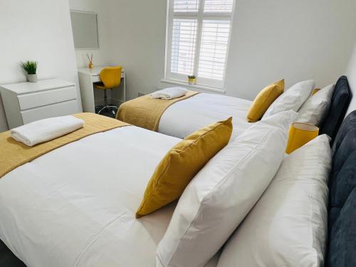 Beautiful Luxurious 3 Bed house Perfect for Contractors Family & Friends — 4-Star Luxury Hotel in Dartford, United Kingdom