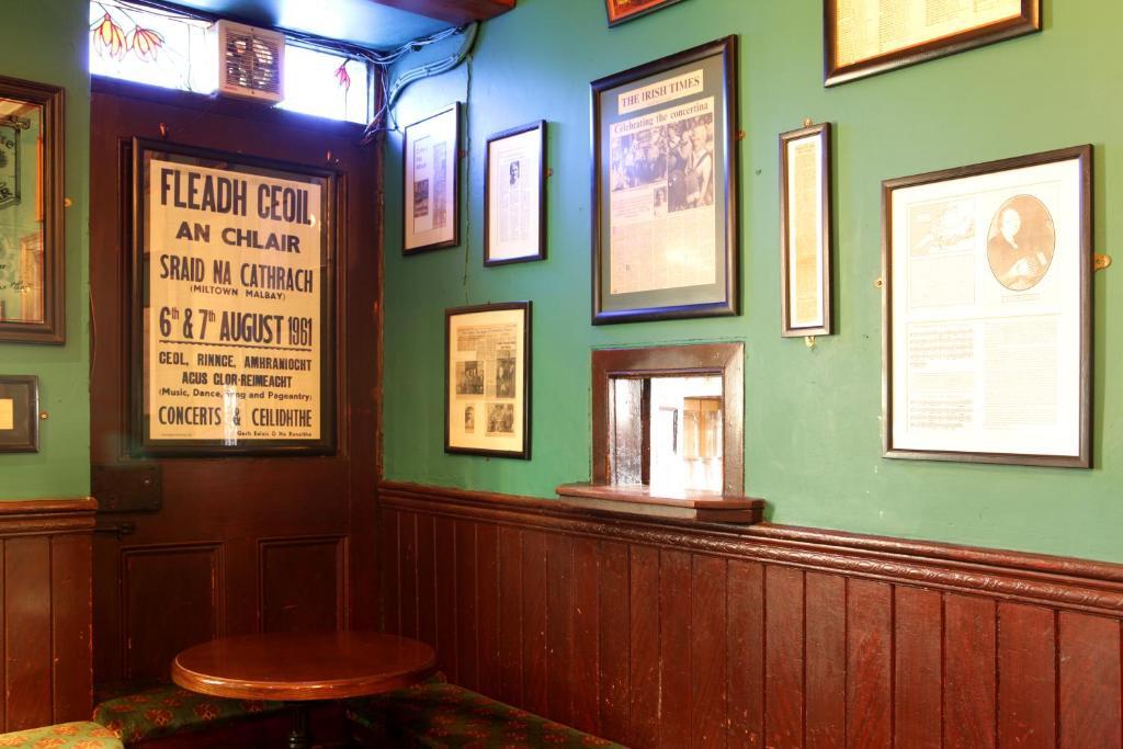 Crottys Pub & Accommodation