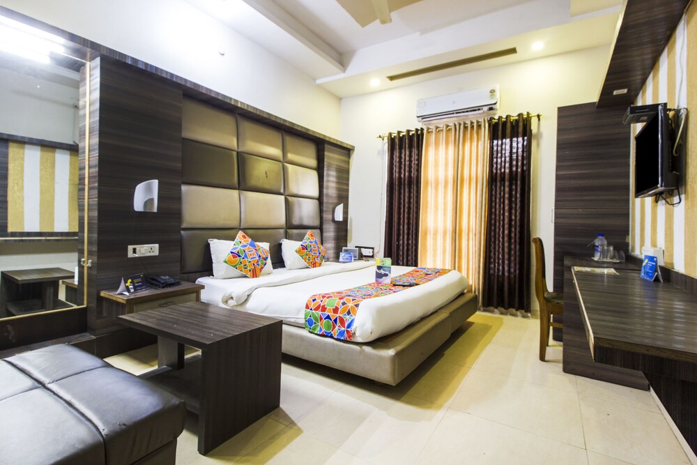 Fabexpress Sbg Inn - carbon neutral hotel in Lucknow