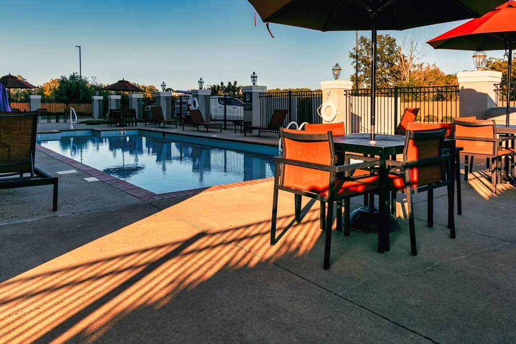 La Quinta Inn & Suites by Wyndham Starkville at MSU - photo 12