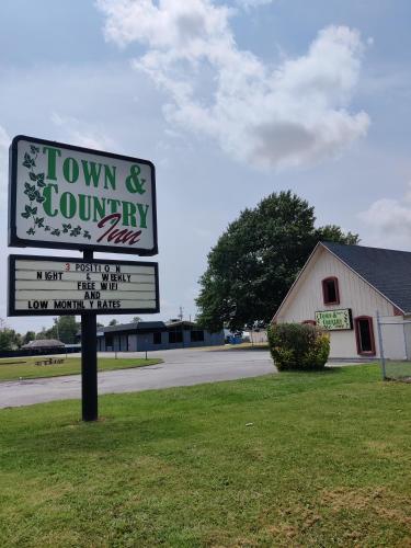Town and Country INN in Rogers, United States