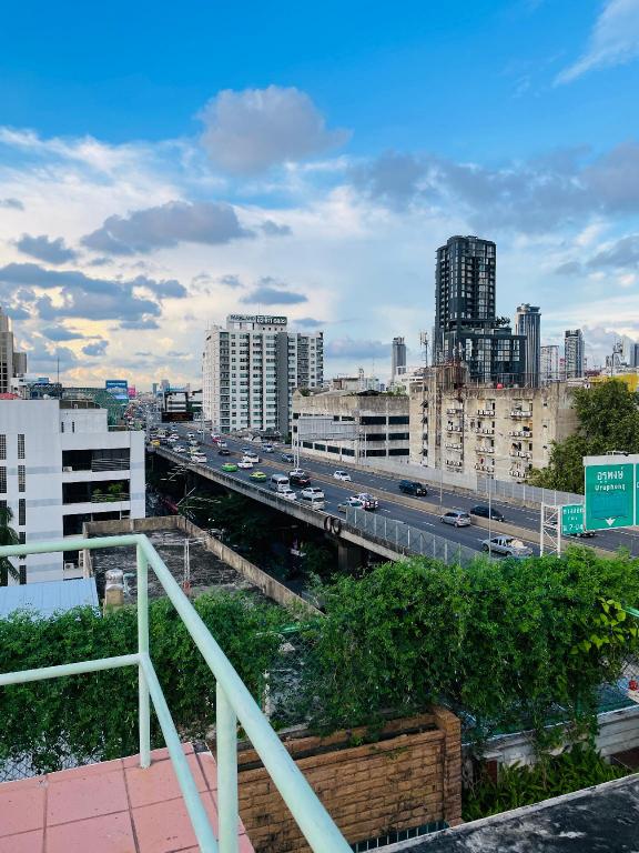 Private rooms in Phatumwan Chula near Samyan Chinatown Jay o Siam center Central world middle of Bangkok
