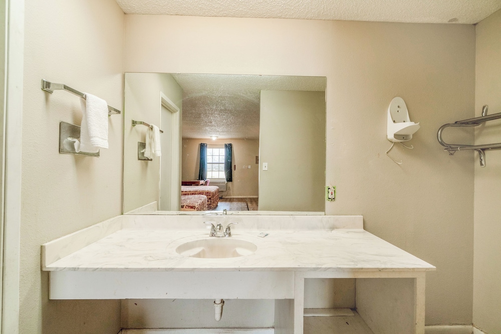 Executive Inn Mineral Wells - photo 33