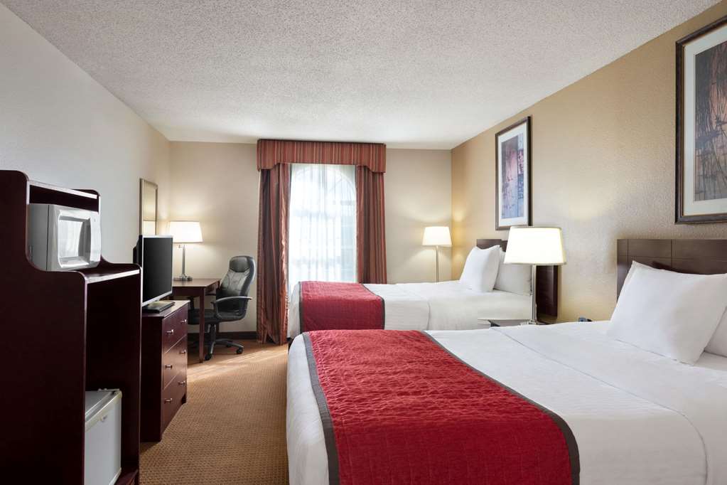 Ramada by Wyndham Elizabethtown - photo 10