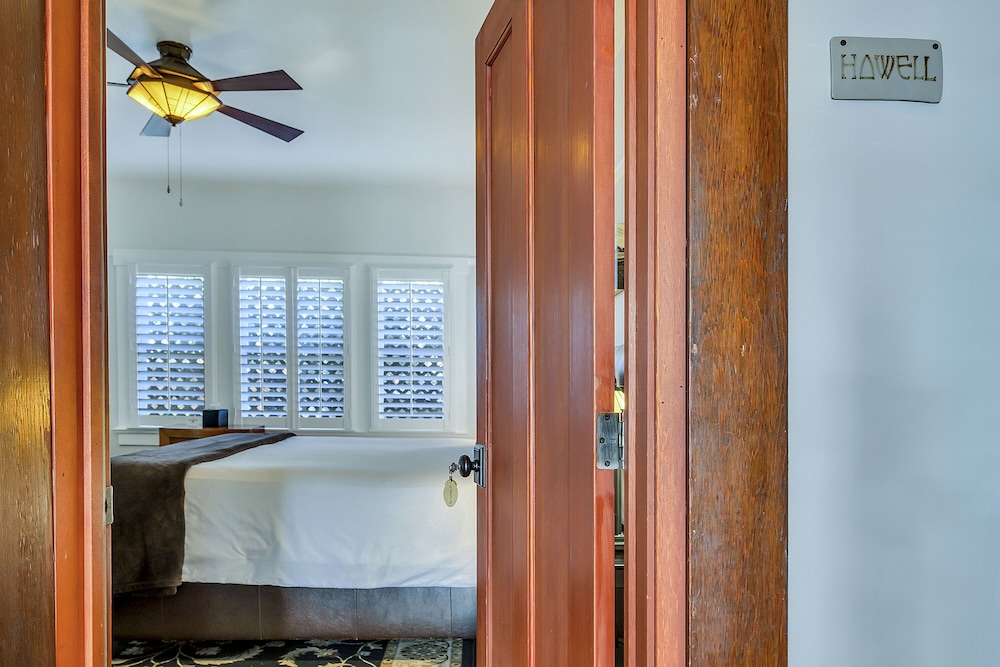 Craftsman Inn - photo 10