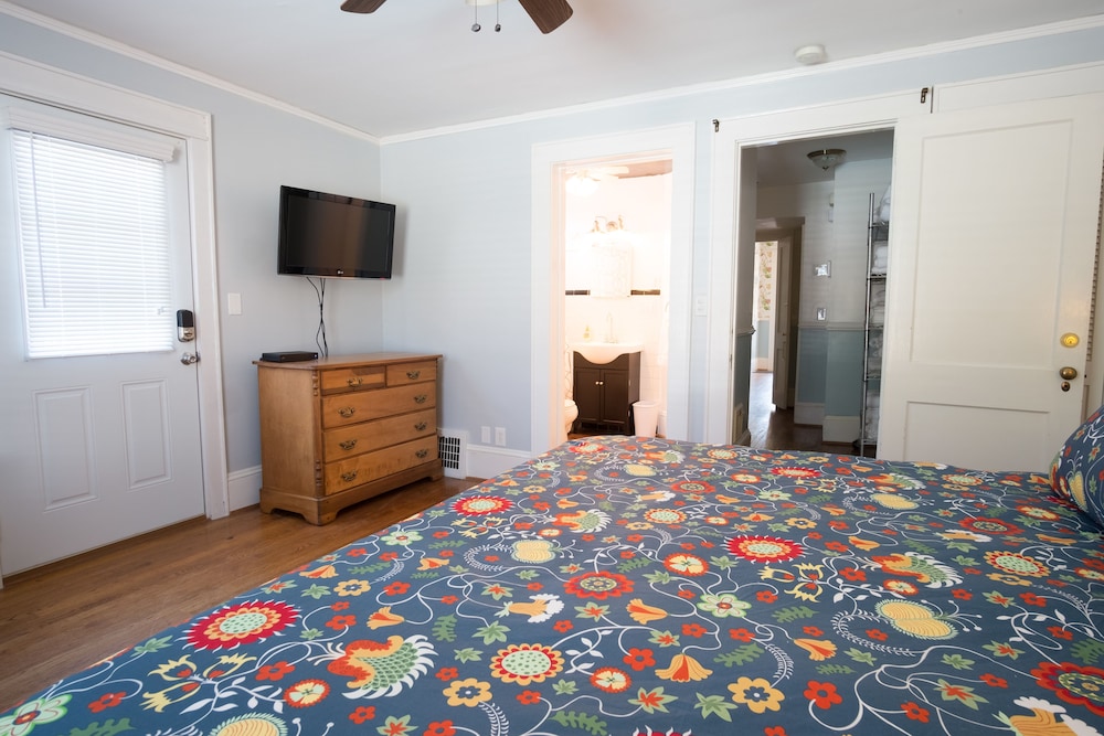 Swamp Rabbit Inn Travelers Rest - photo 7